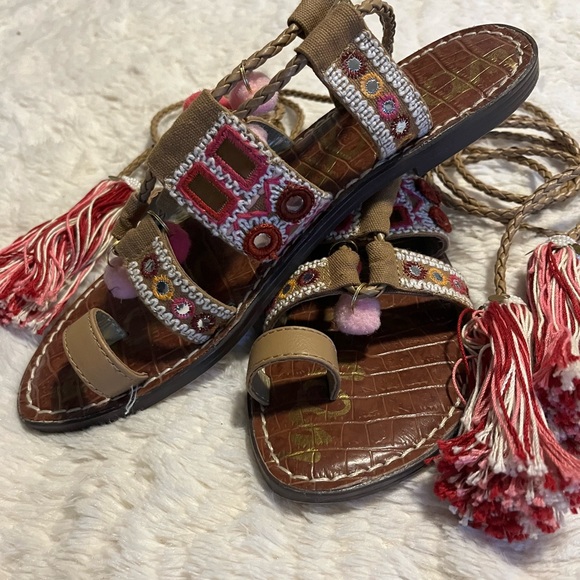 Sam Edelman Gretchen Sandals Boho Embroidery Mirrors with Poms and Tassels S 7.5 - Picture 4 of 6